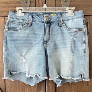 Seven7 Distressed Denim Weekend Fray Hem Mid Rise Short Size 4 EUC
